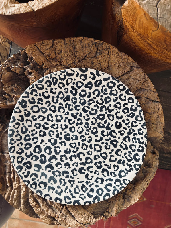 Assiette de présentation Leopard print Small-ASSIETTE DE PRÉSENTATION-Three Seven Paris- Ceramic Plates, Platters, Bowls, Coffee Cups. Animal Designs, Zebra, Flamingo, Elephant. Graphic Designs and more.