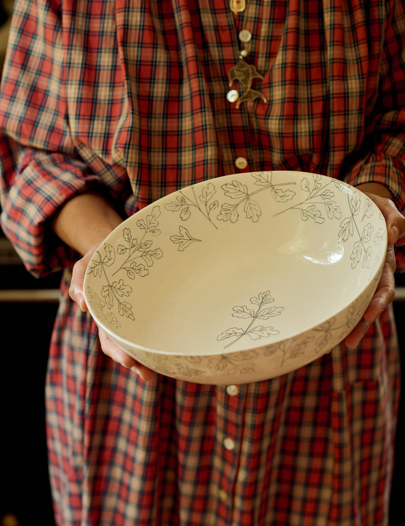 Grand plat de service rond Miss Maggie's Kitchen x Three Seven Paris-GRAND PLAT DE SERVICE ROND-Three Seven Paris- Ceramic Plates, Platters, Bowls, Coffee Cups. Animal Designs, Zebra, Flamingo, Elephant. Graphic Designs and more.