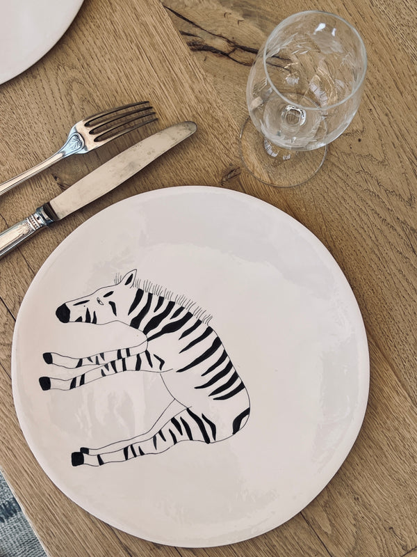 Assiette principale Zebra Profile-ASSIETTE PRINCIPALE-Three Seven Paris- Ceramic Plates, Platters, Bowls, Coffee Cups. Animal Designs, Zebra, Flamingo, Elephant. Graphic Designs and more.