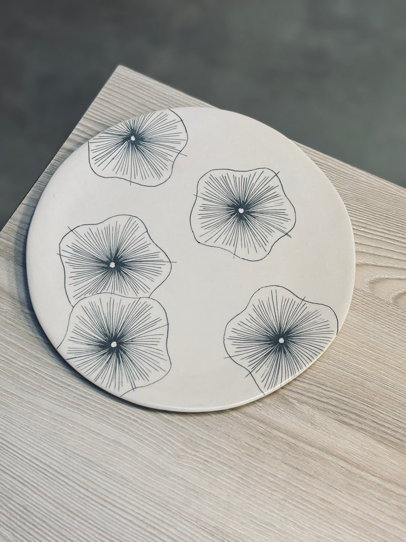 Assiette principale Coral Flowers-ASSIETTE PRINCIPALE-Three Seven Paris- Ceramic Plates, Platters, Bowls, Coffee Cups. Animal Designs, Zebra, Flamingo, Elephant. Graphic Designs and more.