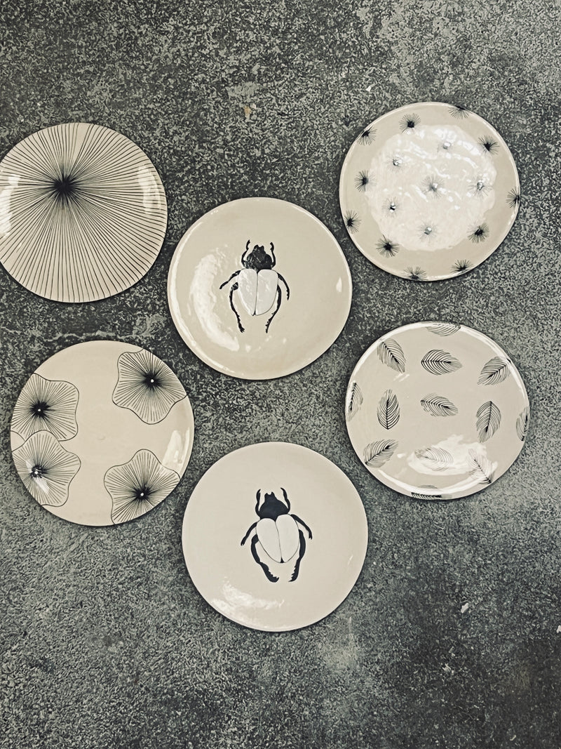 DS 104-ASSIETTE À DESSERT-Three Seven Paris- Ceramic Plates, Platters, Bowls, Coffee Cups. Animal Designs, Zebra, Flamingo, Elephant. Graphic Designs and more.