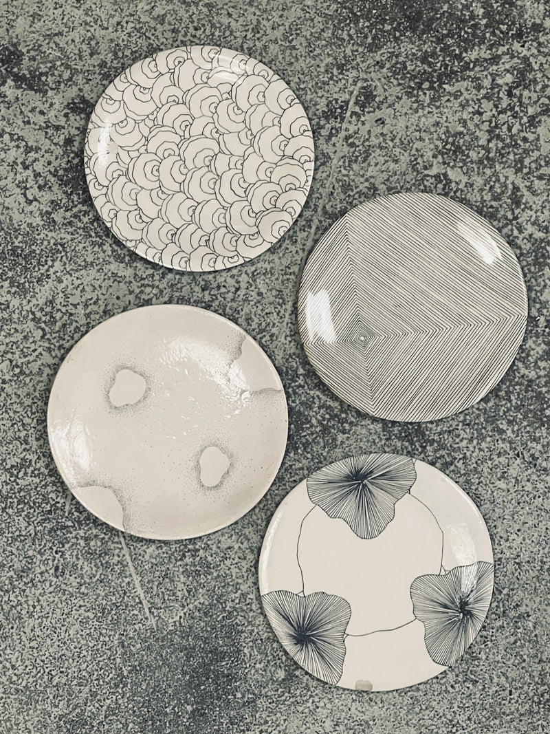 DS 187-ASSIETTE À DESSERT-Three Seven Paris- Ceramic Plates, Platters, Bowls, Coffee Cups. Animal Designs, Zebra, Flamingo, Elephant. Graphic Designs and more.