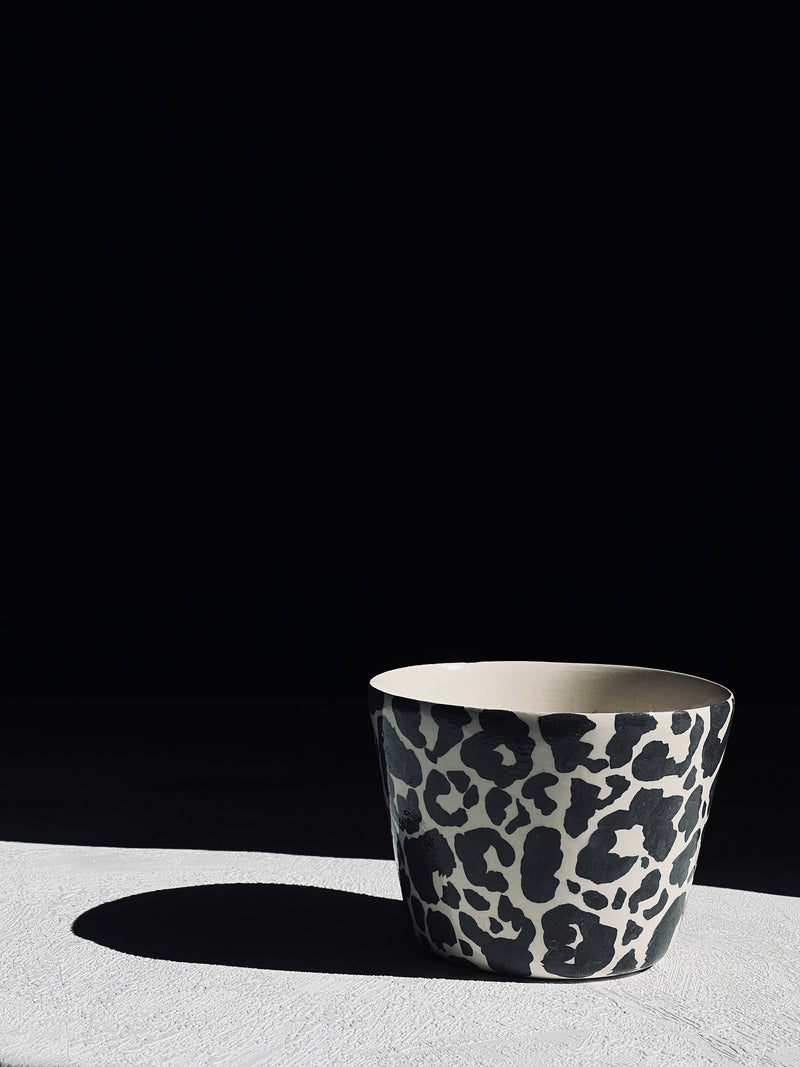 Tasse à thé Léopard Print Large-TASSE À THÉ-Three Seven Paris- Ceramic Plates, Platters, Bowls, Coffee Cups. Animal Designs, Zebra, Flamingo, Elephant. Graphic Designs and more.