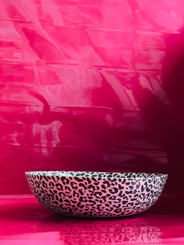 Grand plat de service rond Léopard Print Small-GRAND PLAT DE SERVICE ROND-Three Seven Paris- Ceramic Plates, Platters, Bowls, Coffee Cups. Animal Designs, Zebra, Flamingo, Elephant. Graphic Designs and more.