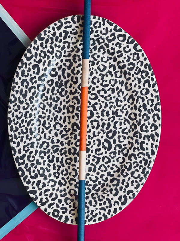 Grand plat de service Léopard Print Medium-GRAND PLAT DE SERVICE-Three Seven Paris- Ceramic Plates, Platters, Bowls, Coffee Cups. Animal Designs, Zebra, Flamingo, Elephant. Graphic Designs and more.
