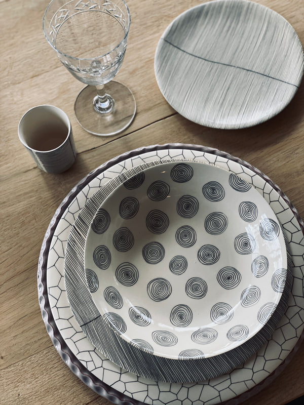 Assiette creuse Cercle Small-ASSIETTE CREUSE-Three Seven Paris- Ceramic Plates, Platters, Bowls, Coffee Cups. Animal Designs, Zebra, Flamingo, Elephant. Graphic Designs and more.