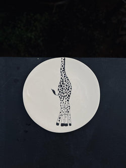 Assiette à dessert Girafe Back-ASSIETTE À DESSERT-Three Seven Paris- Ceramic Plates, Platters, Bowls, Coffee Cups. Animal Designs, Zebra, Flamingo, Elephant. Graphic Designs and more.